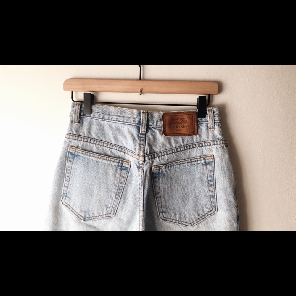 Vintage Calvin Klein High-Waisted Jeans - Picture 5 of 6